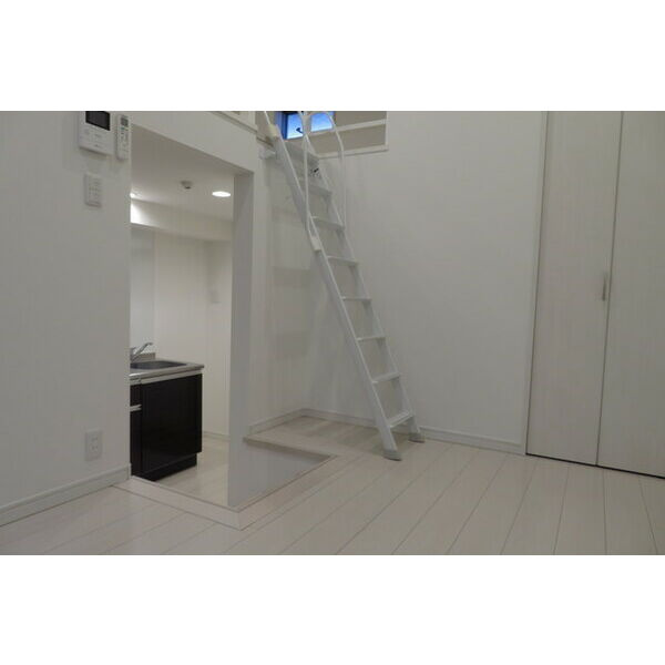 ドミトリー上高畑　名古屋市賃貸　仲介手数料無料の居間・リビング