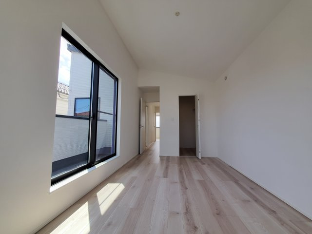 三郷市　小谷堀　新築戸建　全1棟の洋室|ゆったりした洋室です