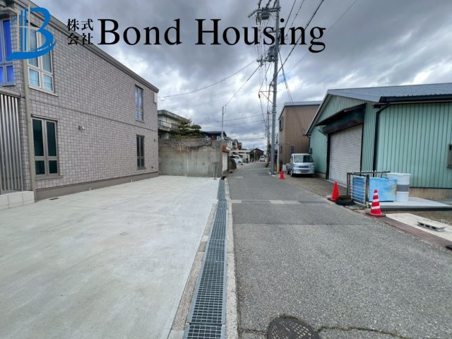 セキスイハイム施工・築3年の築浅良質中古戸建　松陰の前面道路含む現地写真