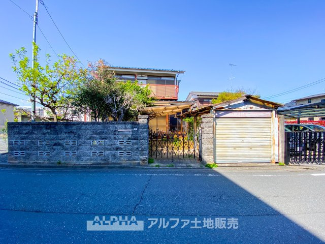 立川市錦町の外観|道路に面した間口も広く、建築プランの自由度が高い区画です。閑静な住環境で、新たな住まいのスタートに適したロケーション。

