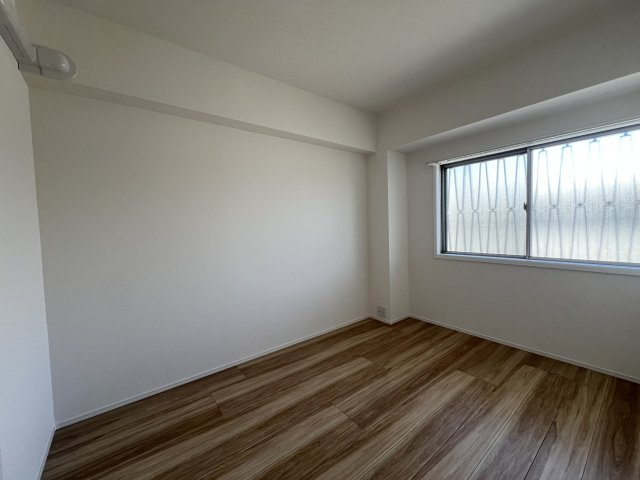 １４階ほどの高さある部屋って、ありそうで無くないですか？【ヴェルドミール磯子】の洋室|スタンダードな洋室です