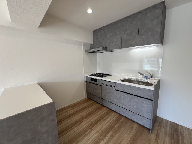 １４階ほどの高さある部屋って、ありそうで無くないですか？【ヴェルドミール磯子】のキッチン|キッチンでお料理をお楽しみください