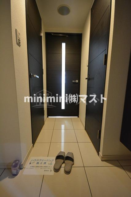 S-RESIDENCE難波Viale(ビアーレ)の玄関