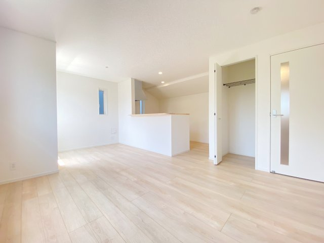 『八王子市新築戸建て』八王子市大和田町7-3【仲介手数料無料】　２５期の居間・リビング|仲介手数料無料～八王子ひなた不動産～八王子市大和田町　新築戸建て