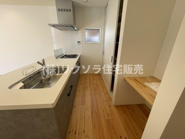 八幡三反長　未入居一戸建てのダイニング|リビング16.6帖
■物件内覧・資金計画相談・住宅ローン相談、リフォーム相談、お問合せ受付中■
※当日・翌日のご内覧、ご相談はお電話でのお問合せがスムーズです！