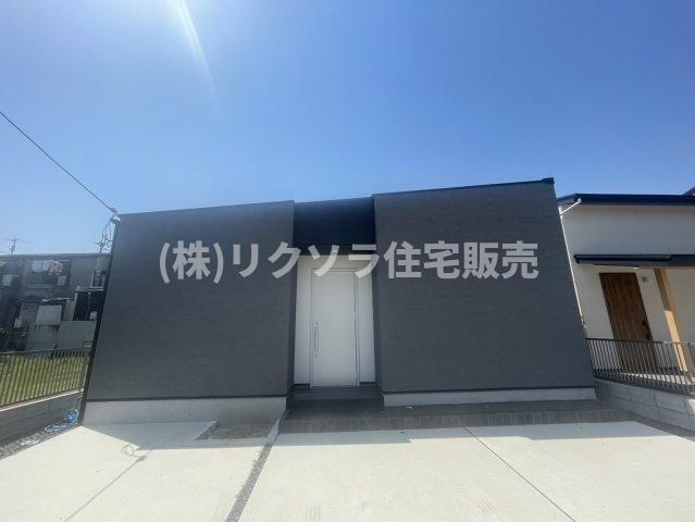 八幡三反長　未入居一戸建ての外観|新しい生活にいかがでしょうか？外観はお住まいの顔になります。こだわりたいポイントですね。外壁塗装や屋根塗装のご相談も承っております。
■現地内覧・資金計画相談・住宅ローン相談もお問合せ受付中■