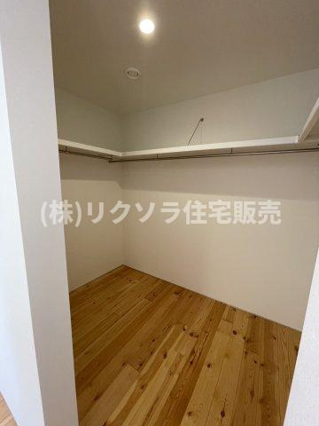 八幡三反長　未入居一戸建ての収納|大容量！洋室5.4帖内
■物件内覧・資金計画相談・住宅ローン相談、リフォーム相談、お問合せ受付中■
※当日・翌日のご内覧、ご相談はお電話でのお問合せがスムーズです！