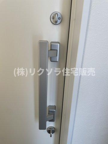 八幡三反長　未入居一戸建ての防犯設備|ツーシリンダー錠
■物件内覧・資金計画相談・住宅ローン相談、リフォーム相談、お問合せ受付中■
※当日・翌日のご内覧、ご相談はお電話でのお問合せがスムーズです！