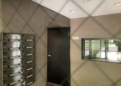 【その他共用部分】 | ヴァンハウス相武台 | 共用部分は、一棟の建物に住む区分所有者全員が共同で所有するとし、共用部分の管理、補修などは、区分所有者で形成される管理組合が行います。個人の判断で勝手に変更することはできませんので覚えておきましょう。