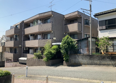 【現況写真】 | ヴァンハウス相武台 | 眺望の良さを楽しめるダイニングキッチンで家族団らんの時間を過ごしてはいかがでしょうか。バルコニーから見える景色を家族で眺める時間は、時間が経つのを忘れてしまいそうですね。是非、現地を見に行きましょう！