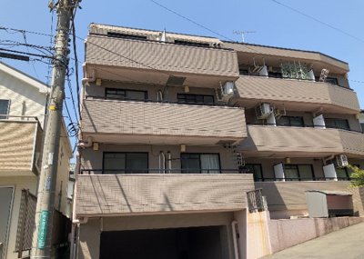 【構造・工法・仕様】 | ヴァンハウス相武台 | ＳＲＣ造は強度や耐震性の面でもRC造と比べて優れています。そのため、10階建以上の高層または超高層マンションなどの建築にも多く採用されています。柱や梁などのサイズが小さくても高い耐震性を確保できます。