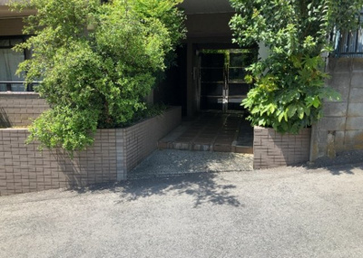 【内装】 | ヴァンハウス相武台 | 共有部分は、住民なら誰もが使える設備のこと。例えば駐車場やエレベーター、インターネット設備、セキュリティ設備などがあります。他にも、マンションの廊下・外部階段やエントランス・ゴミ置き場などがあります。