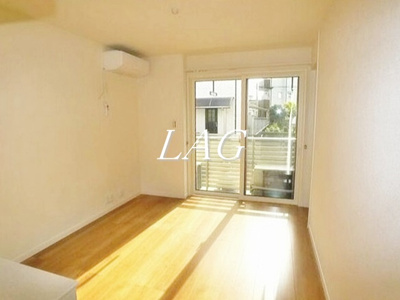 【居間・リビング】 | エキューム登戸 | 洋室のお部屋です。