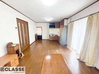 【居間・リビング】 | 城陽市寺田南中芝　中古戸建