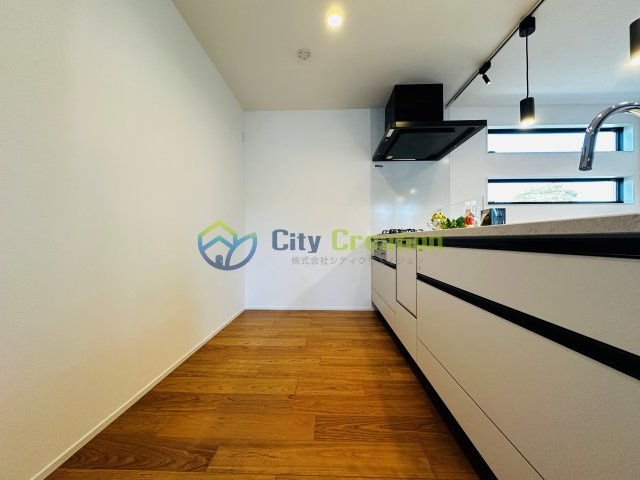 藤沢市大庭　デザイナーズ分譲住宅A棟のキッチン