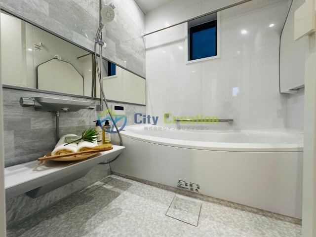 藤沢市大庭　デザイナーズ分譲住宅A棟の浴室