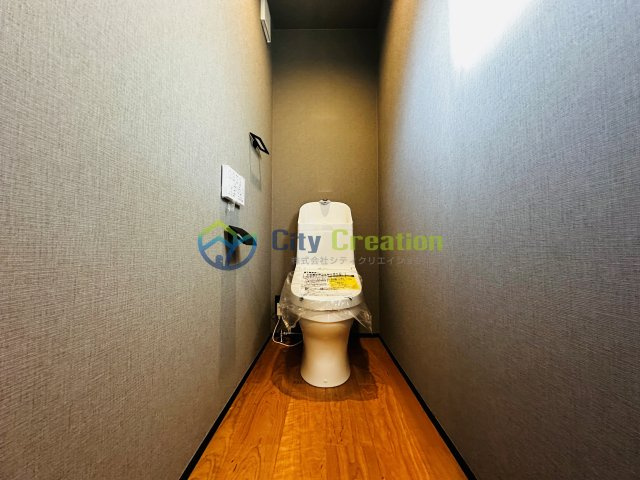 藤沢市大庭　デザイナーズ分譲住宅A棟のトイレ