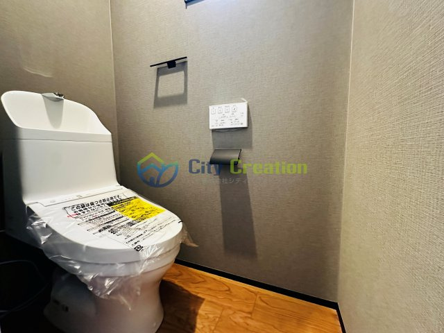 藤沢市大庭　デザイナーズ分譲住宅A棟のトイレ