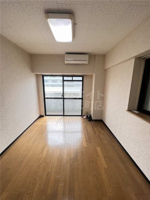 【居間・リビング】 | メゾンドフェンテ | こちらのリビングで趣味の時間をお楽しみください