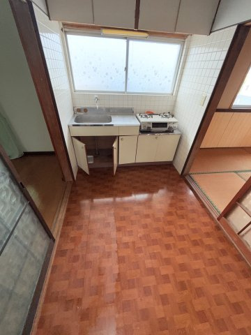 亀甲ビルテナントのキッチン