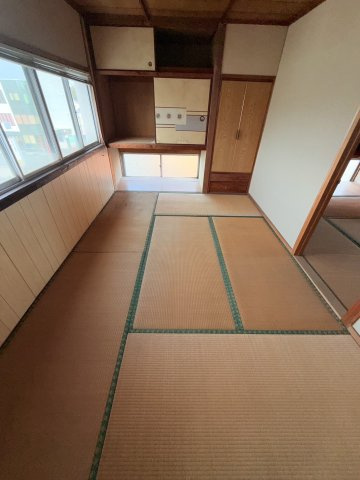 亀甲ビルテナントの和室