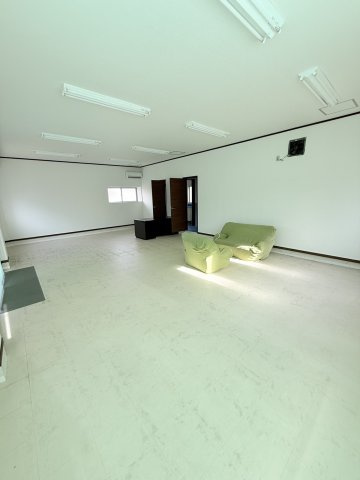 亀甲ビルテナントの居間・リビング