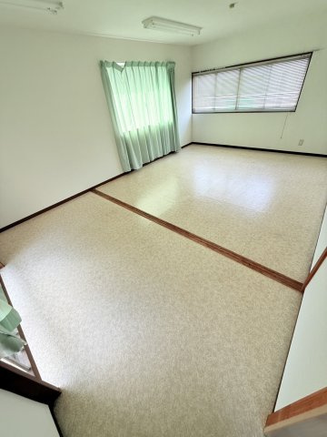 亀甲ビルテナントの洋室