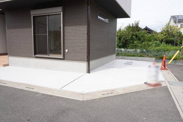 越谷市大成町6丁目 新築分譲住宅の駐車場
