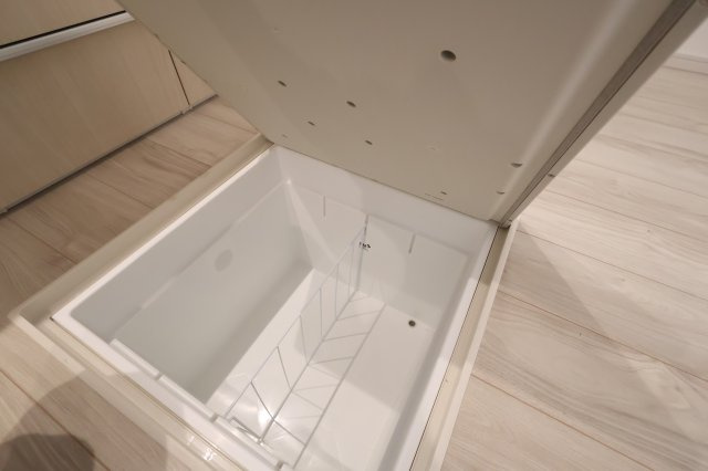 《仲介手数料無料》南区内谷２丁目14-21-2(全1戸)新築一戸建てケイアイスタイルのキッチン|撮影日 2025年9月7日 13:15 晴れ