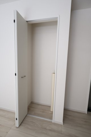 《仲介手数料無料》南区内谷２丁目14-21-2(全1戸)新築一戸建てケイアイスタイルの収納|撮影日 2025年9月7日 13:15 晴れ