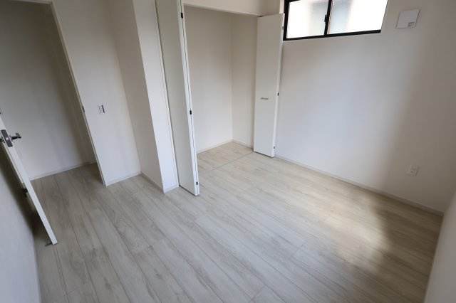 《仲介手数料無料》南区内谷２丁目14-21-2(全1戸)新築一戸建てケイアイスタイルの洋室|撮影日 2025年9月7日 13:15 晴れ