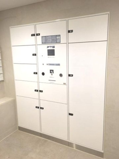 【その他共用部分】 | 不在時にも大活躍の宅配ボックス完備(^^)/