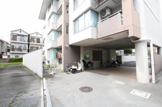 【駐車場】