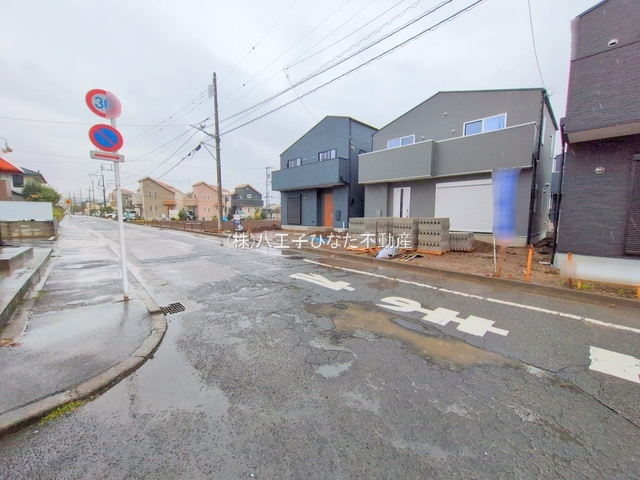 祝　成約済み　八王子市　小宮町　新築戸建て　２期の前面道路含む現地写真|～仲介手数料無料☆八王子ひなた不動産～八王子市小宮町　新築戸建て
