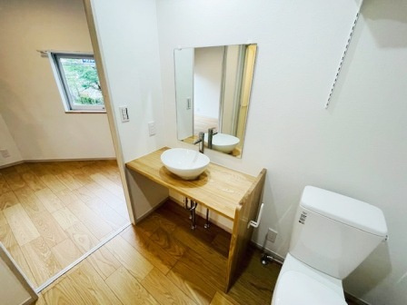 谷田貝ビルの洗面所