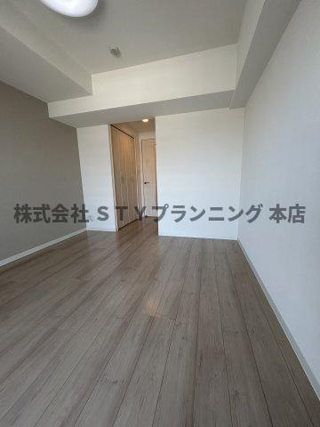 仲介手数料０円！NEUA　NARUMIの居間・リビング