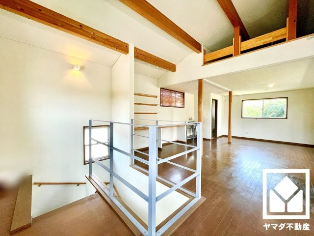 八幡市美濃山宮ノ背の洋室