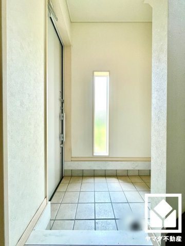 八幡市美濃山宮ノ背の玄関