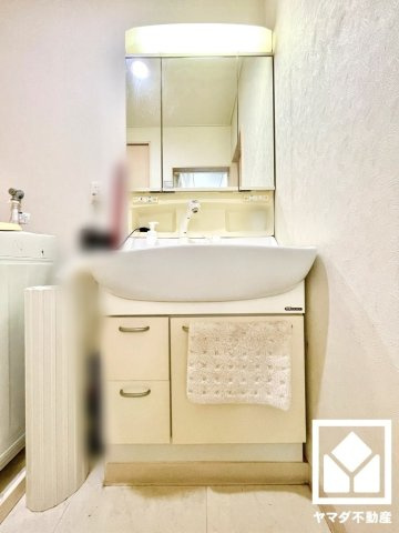 八幡市美濃山宮ノ背の独立洗面台