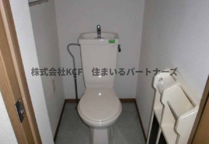 Jハウスのトイレ|落ち着いた色調のトイレです