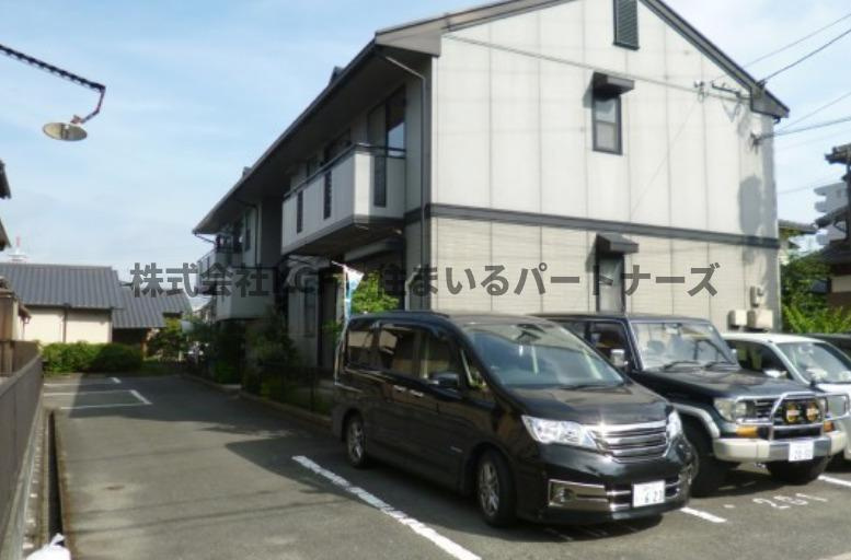 Jハウスの駐車場|駐車場があるので、車を買う予定の方も安心です