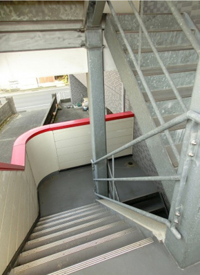 【エントランス】 | アイビーコート12の月