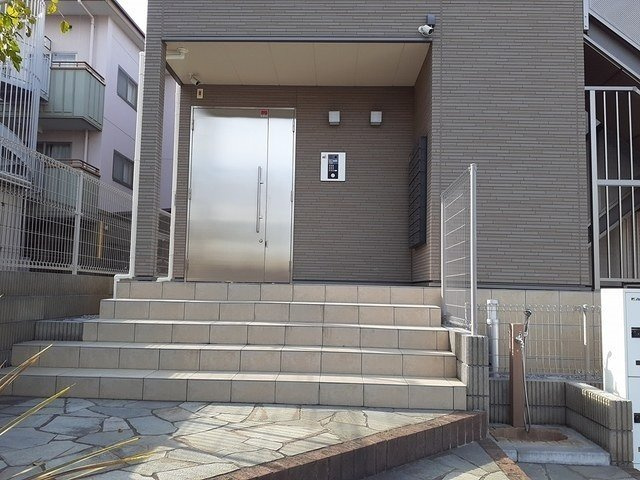スプレッド与野のエントランス