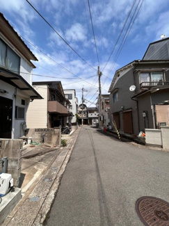 【前面道路含む現地写真】