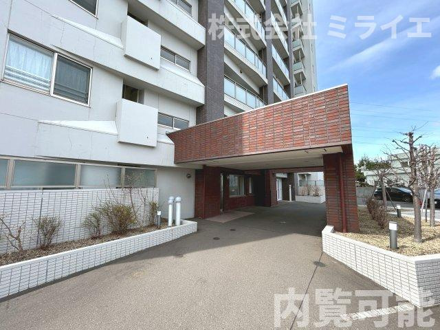 ブランズ南郷のエントランス