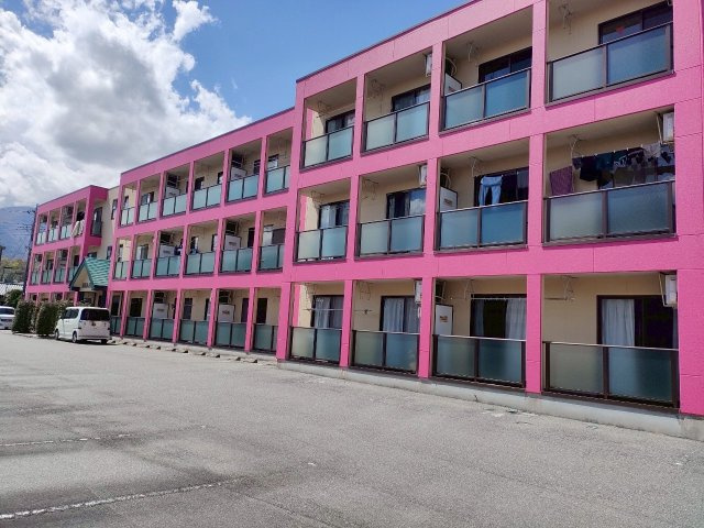 山梨県韮崎市 1棟アパートの外観