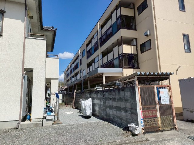 山梨県韮崎市 1棟アパートの外観