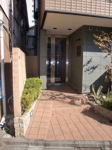 メゾンカフー赤羽のエントランス|エントランスはオートロック付のセキュリティ