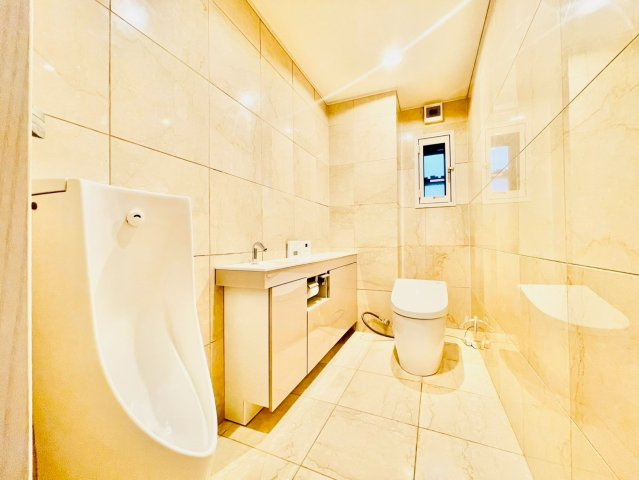 名東区植園町一丁目戸建のトイレ|2階トイレ