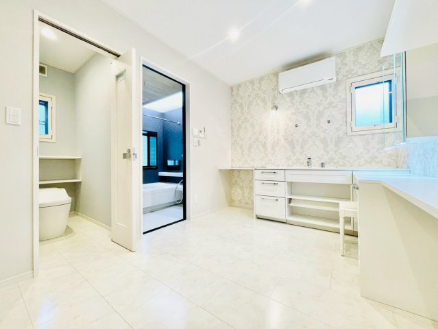 名東区植園町一丁目戸建の独立洗面台|3階洗面室①